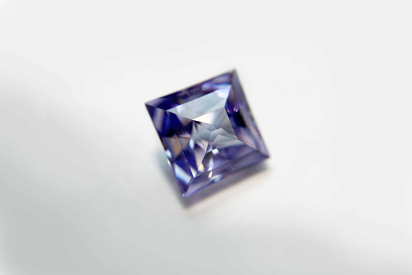 Timeless – blauer Saphir aus Asche